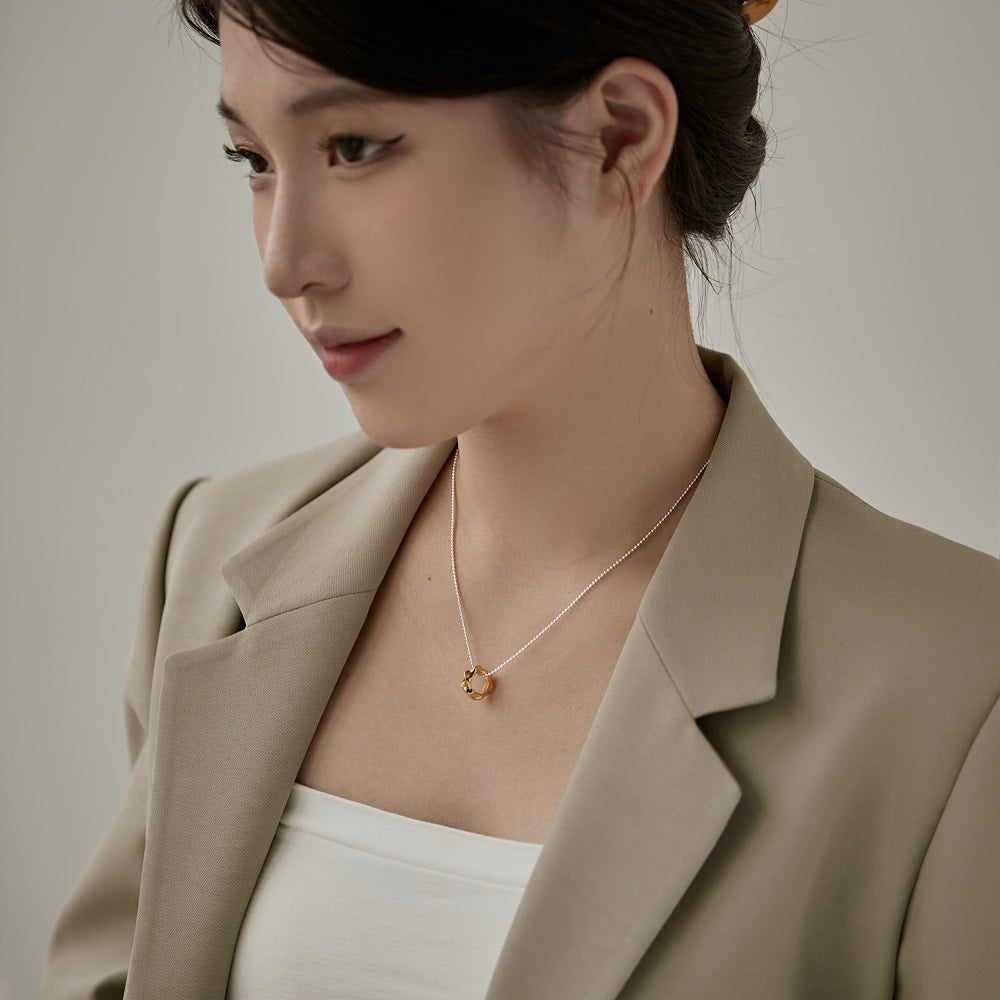 Silver Flower Pendant Necklace