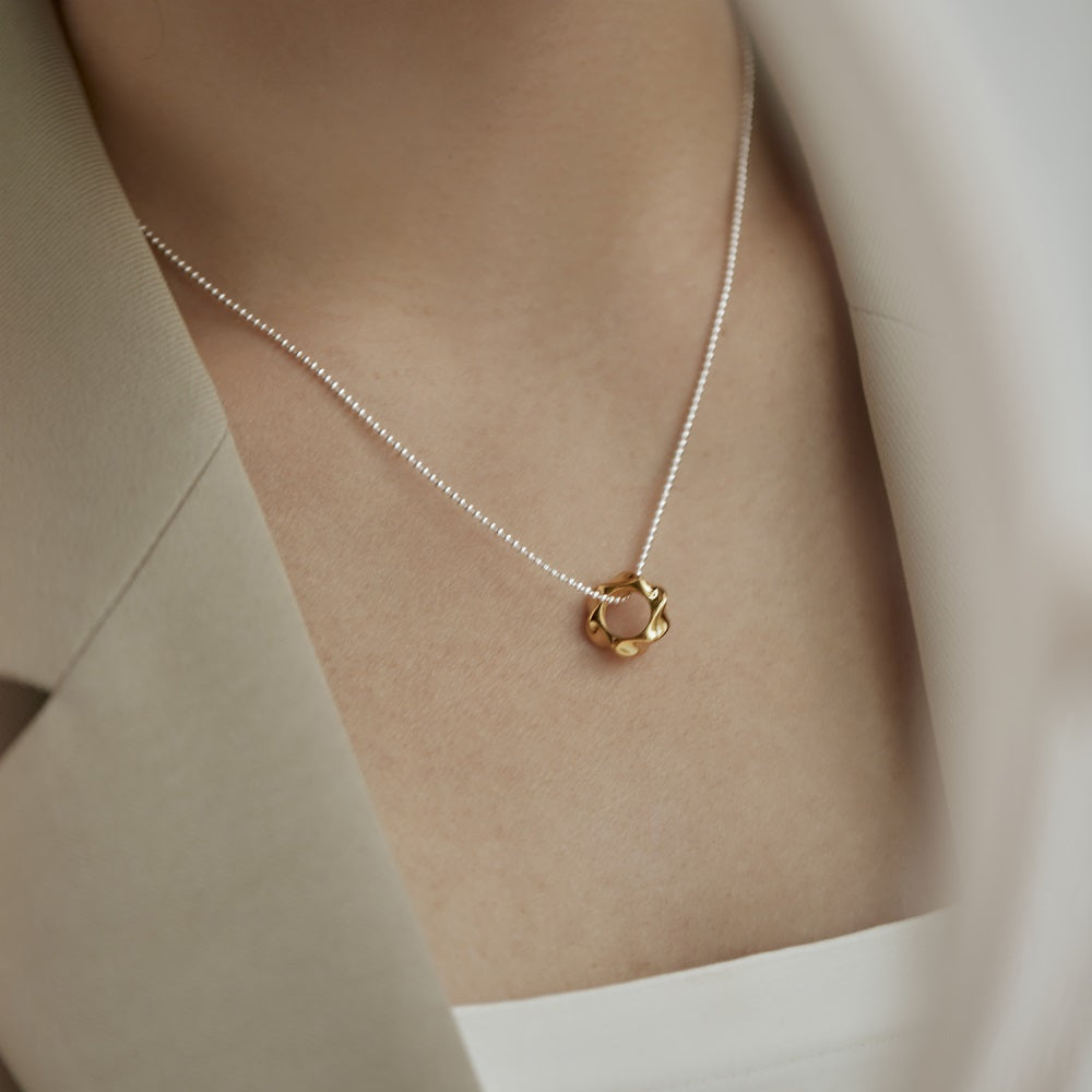 Silver Flower Pendant Necklace