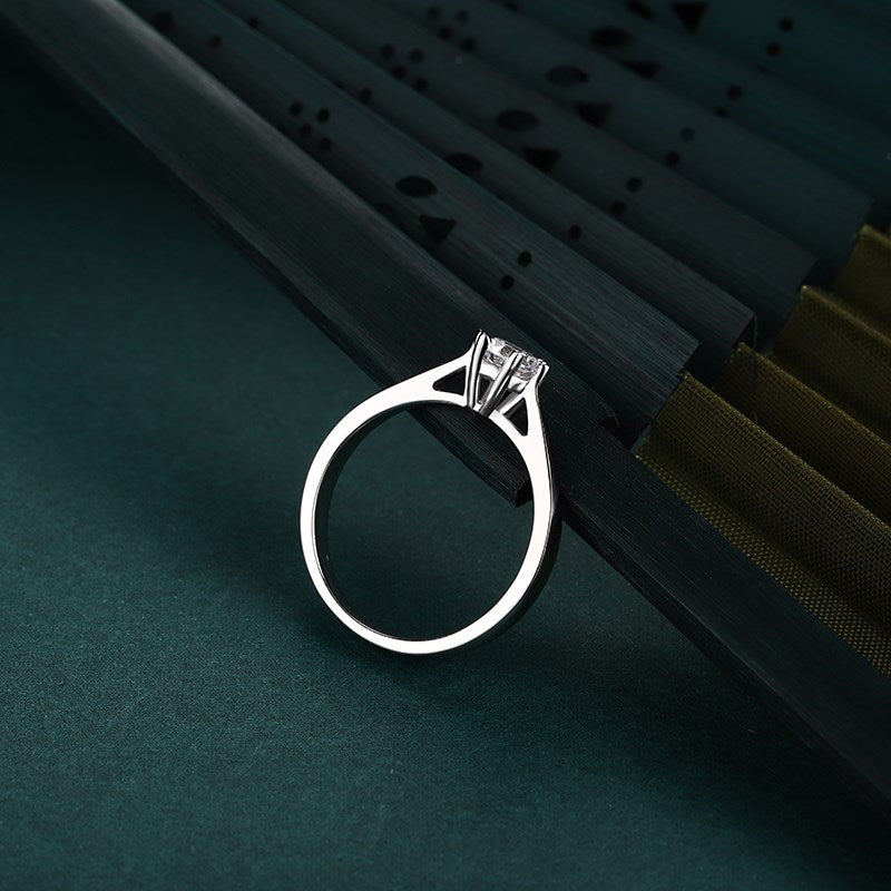 Silver Zircon Round Cut Vintage Solitaire Ring